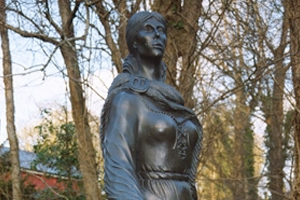 Bronze statue of Grace O'Malley by Michael Cooper situated at Westport House