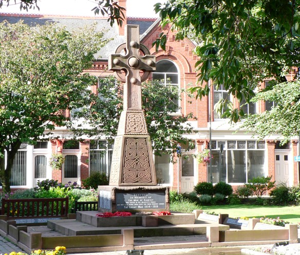 Celtic-Cross War Memorial in Ramsey Isle of Man