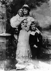 Countess Markievicz with her children