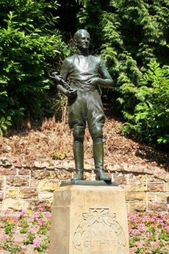 Jimmie Guthrie statue in Hawick