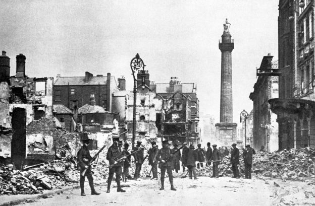Nelson's pillar when still in place after the 1916 Rising