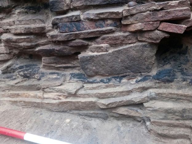Oak planks in the wall of the fort. Image from University of Aberdeen.