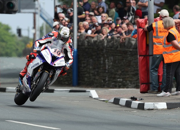 Peter Hickman at Isle of Man TT 2018. Image from Isle of Man TT website