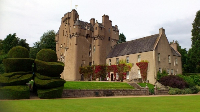 Crathes Castle from garden © Copyright Oyoyoy and licensed for reuse under Creative Commons Licence.