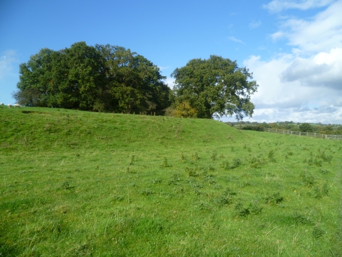 Llangadog Castle - Castell Llangadog