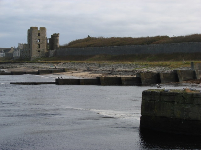 Thurso Castle image © Copyright Bill Henderson and licensed for reuse under Creative Commons Licence. Bill Henderson / Thurso Castle / CC BY-SA 2.0